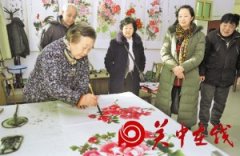 渭南市老年书画协会到干休所写春联