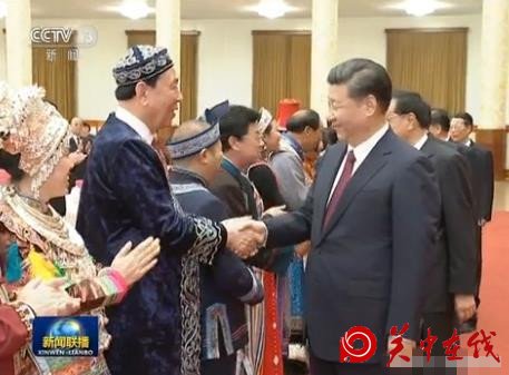 全国两会少数民族代表委员茶话会在京举行