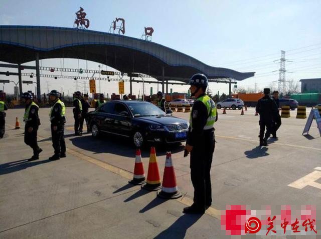 韩城巡特警大队全力维护清明节期间的社会治安稳定