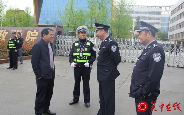 高新公安分局交警大队圆满完成安康市党代会交通安保工作