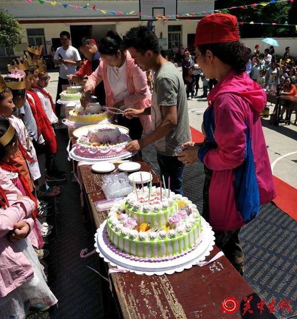 茉莉爱心公益联盟志愿者与紫阳白鹤小学师生共庆儿童节