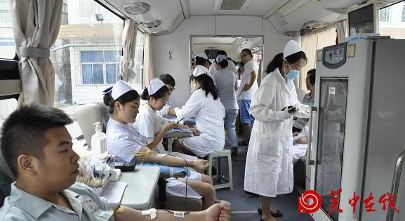 【关中在线】献血救人从我做起 西安市北方医院无偿献血活动