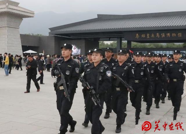 【关中在线】国庆假期兵马俑接待90多万游客 警务室成为“游客之家”