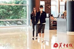 林峯携吴千语逛街约会 戴口罩帽子全副武装