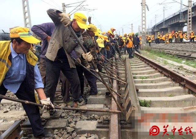 3000铁路职工奋战8小时 安康铁路枢纽线路改造收关