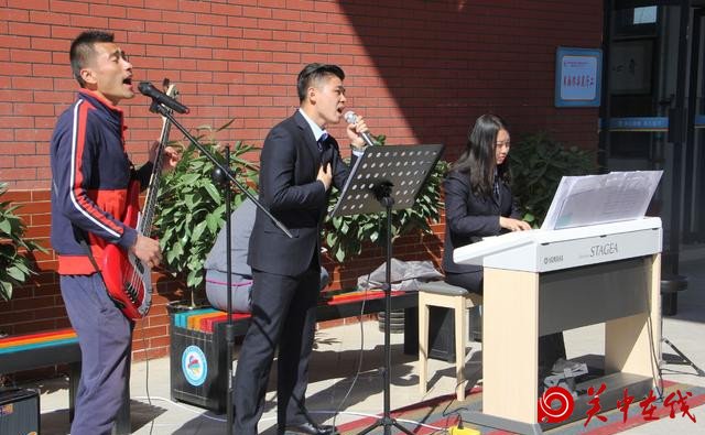 新区高级中学第二届春季田径运动会 暨校园文化艺术节开幕
