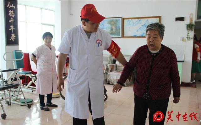 渭南市骨科医院开展“弘扬五四精神”义诊服务活动