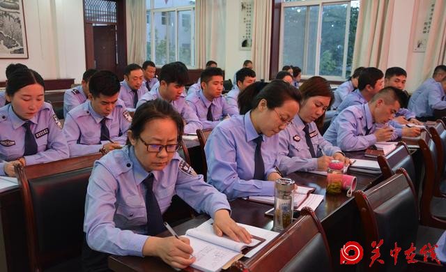 渭南市高新交警大队开展规范执法培训会