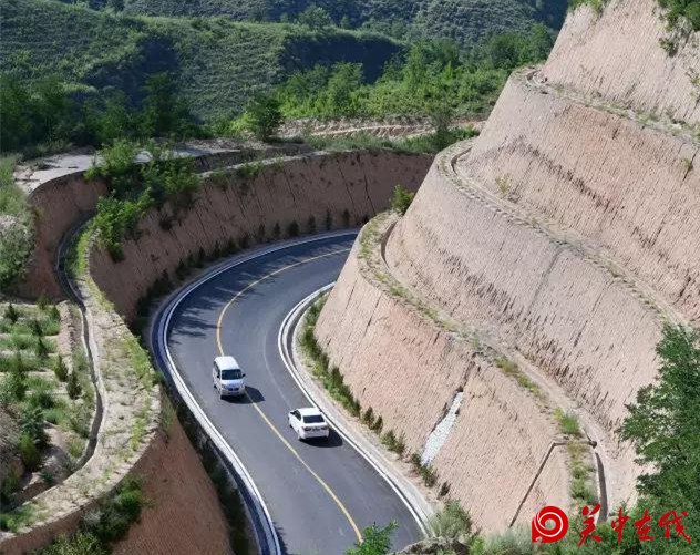 西安周边有一条最美公路，沿路有50处景点太美了，你知道在哪吗