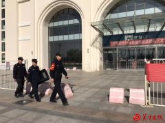 靖边铁警四项举措，维护旅客安全