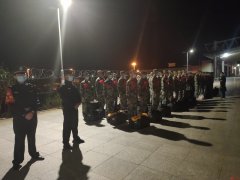 靖边铁警为新兵出征保驾护航