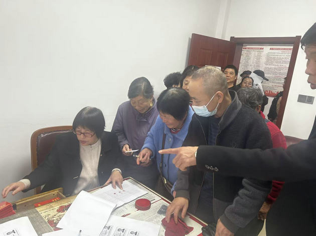 “重阳敬老情,曙光暖人心” ——渭南市临渭区人民街道曙光村开展重阳节慰问活动