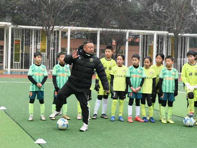 专业教练指导 “体教融合送教活动”赋能校园体育